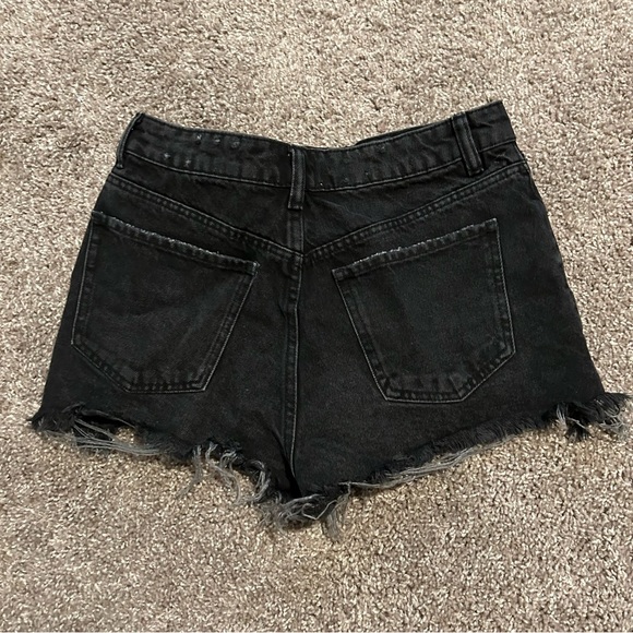 Zara High Waisted black denim shorts - Picture 2 of 3